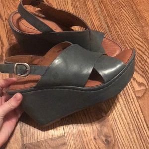 BORN shoes ~ size 10 (US) Like new.